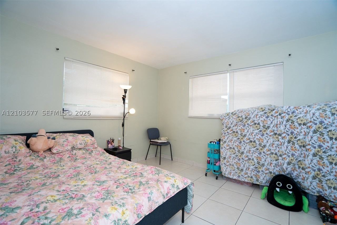 5270 Sw 90th Way #3 - Photo 5 of 10