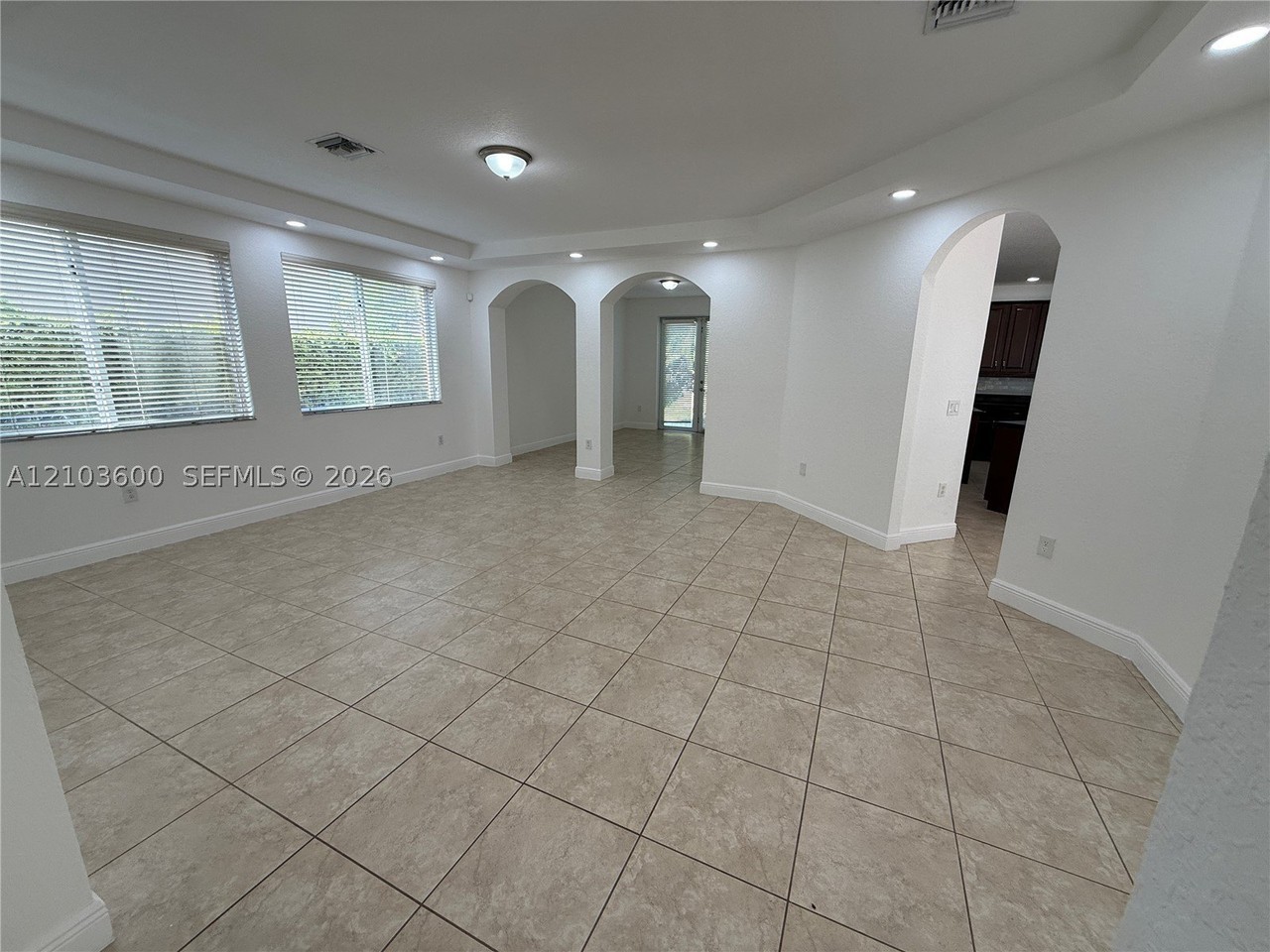 2250 Se 19th Ave - Photo 7 of 28