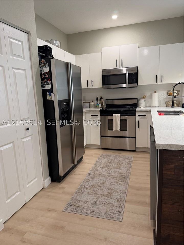 1215 Nw 100th Ave #1215 - Photo 5 of 8