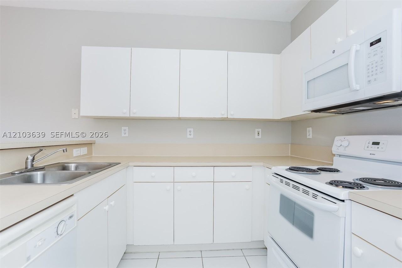 13866 Sw 274th Ter - Photo 4 of 15