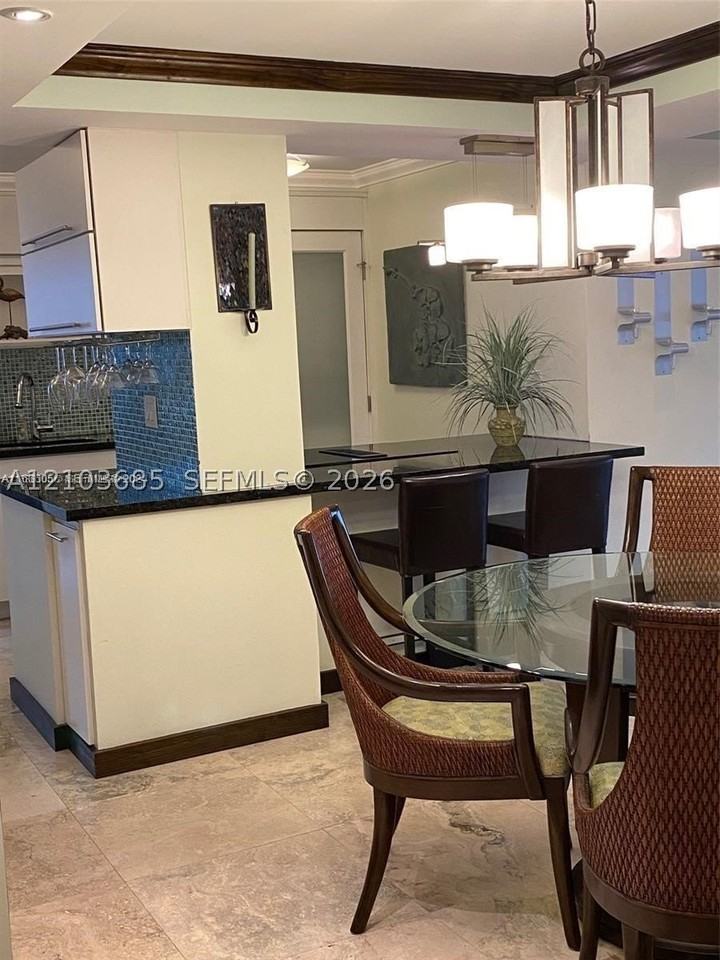 2924 Collins Ave #201 - Photo 3 of 21