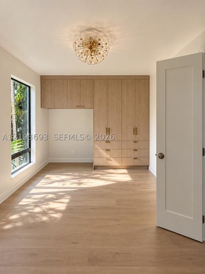 3042 Sw 27th Ave #8 - Photo 6 of 15