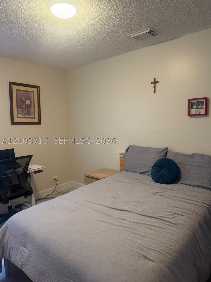 3555 Sw 49th Ct #3555 - Photo 4 of 20