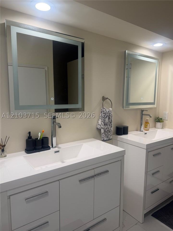 3555 Sw 49th Ct #3555 - Photo 5 of 20