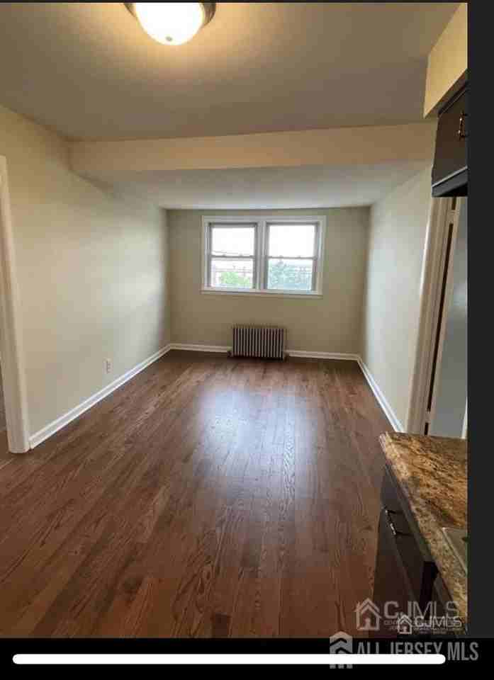 1061 King Georges Post Rd - Photo 2 of 8