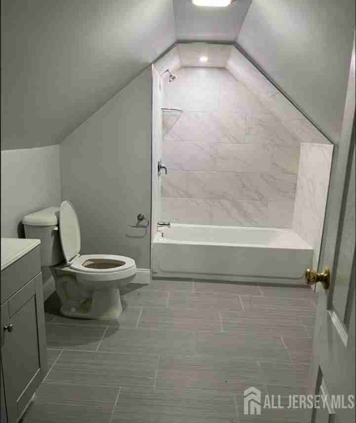 1061 King Georges Post Rd - Photo 4 of 8