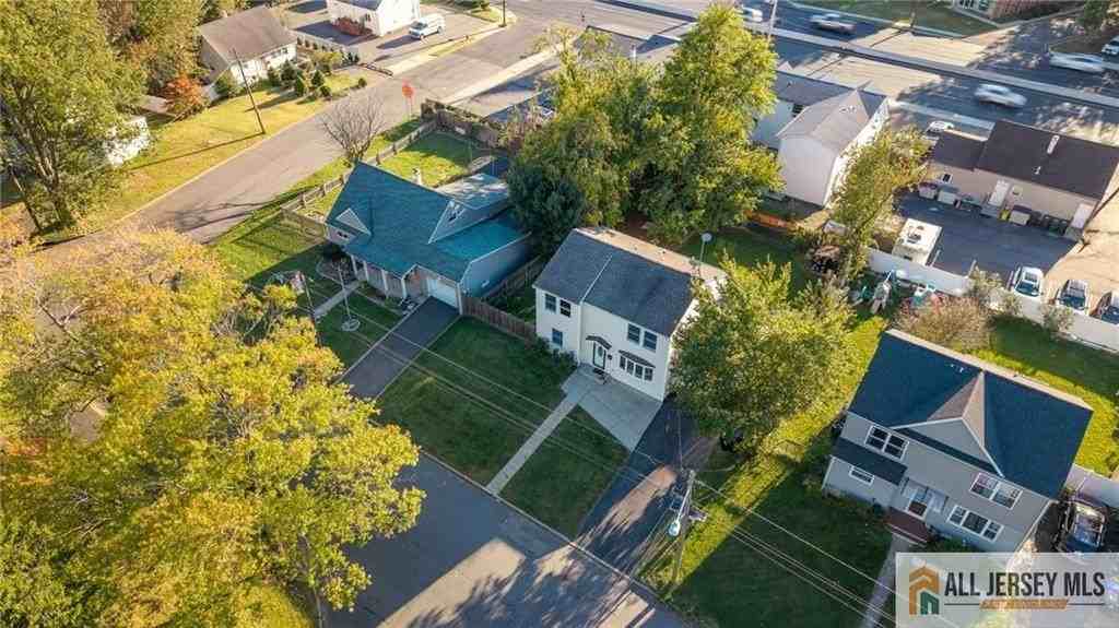 29 Windsor Dr - Photo 5 of 41