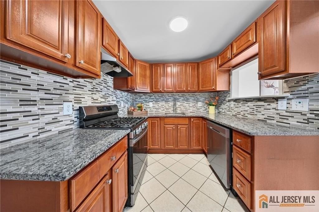 29 Windsor Dr - Photo 7 of 41