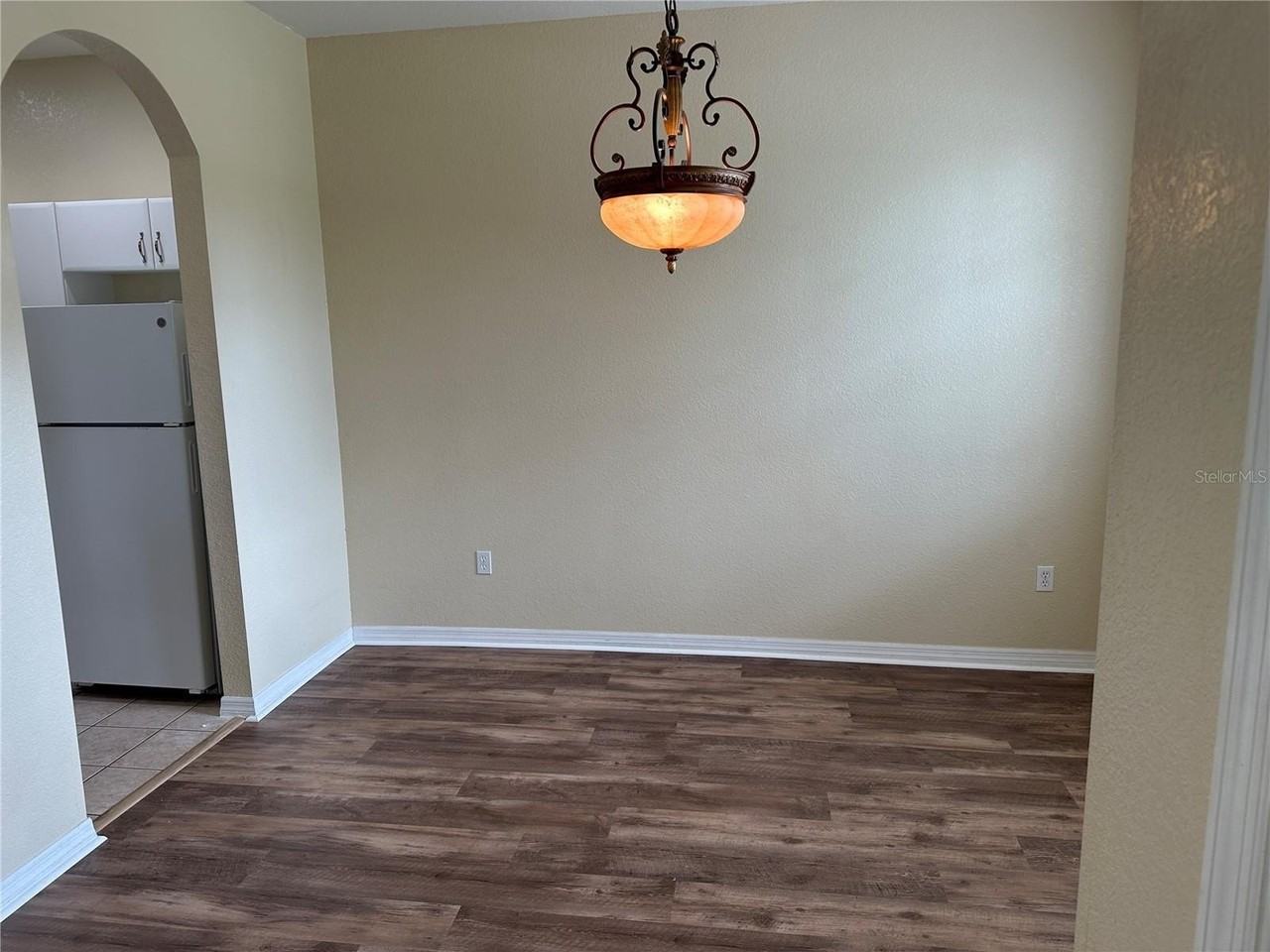 1818 Governor Ave - Photo 5 of 26