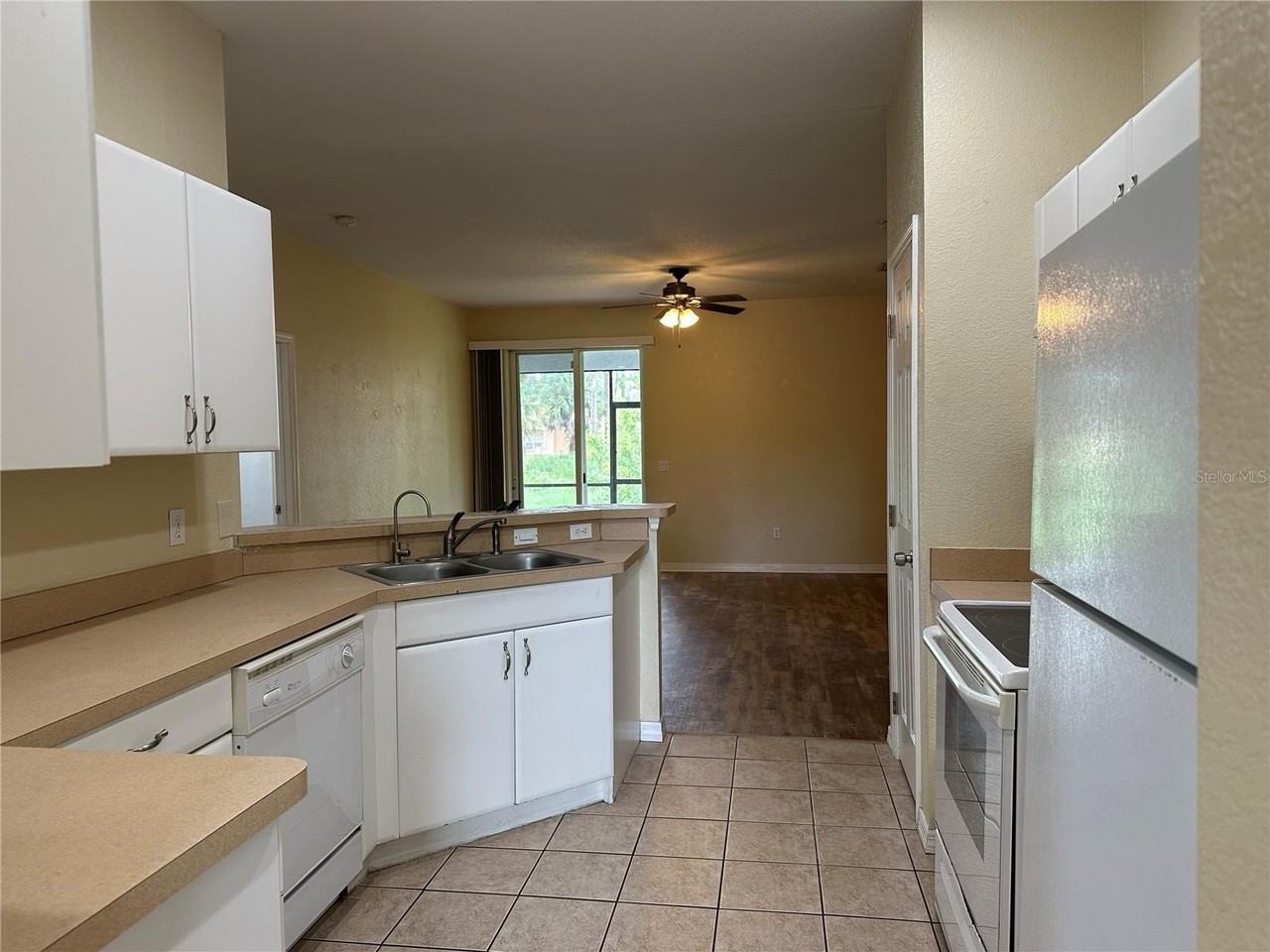 1818 Governor Ave - Photo 7 of 26