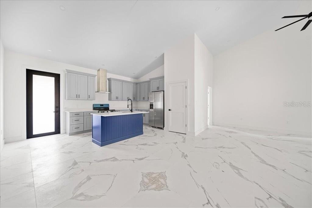 7427 Sea Mist Dr - Photo 2 of 14