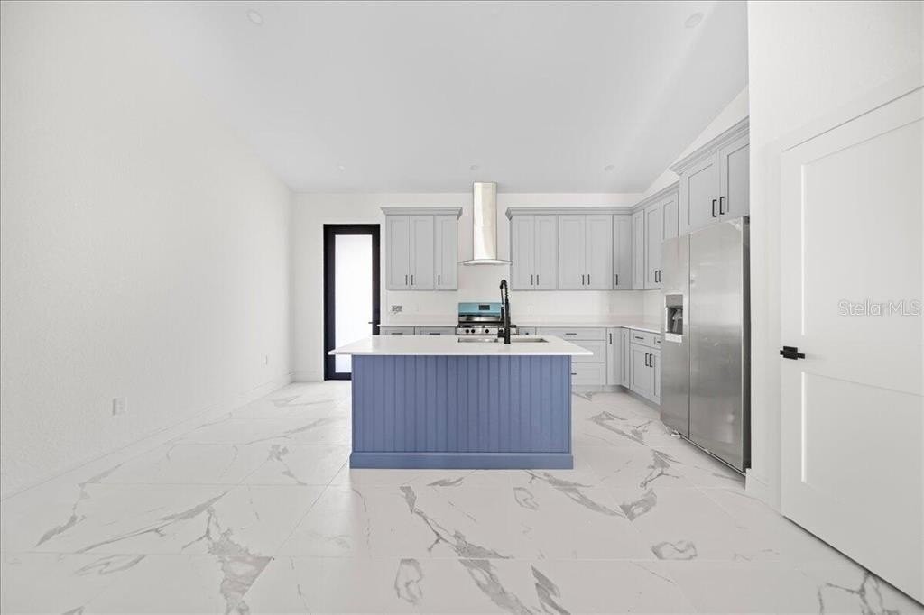 7427 Sea Mist Dr - Photo 3 of 14