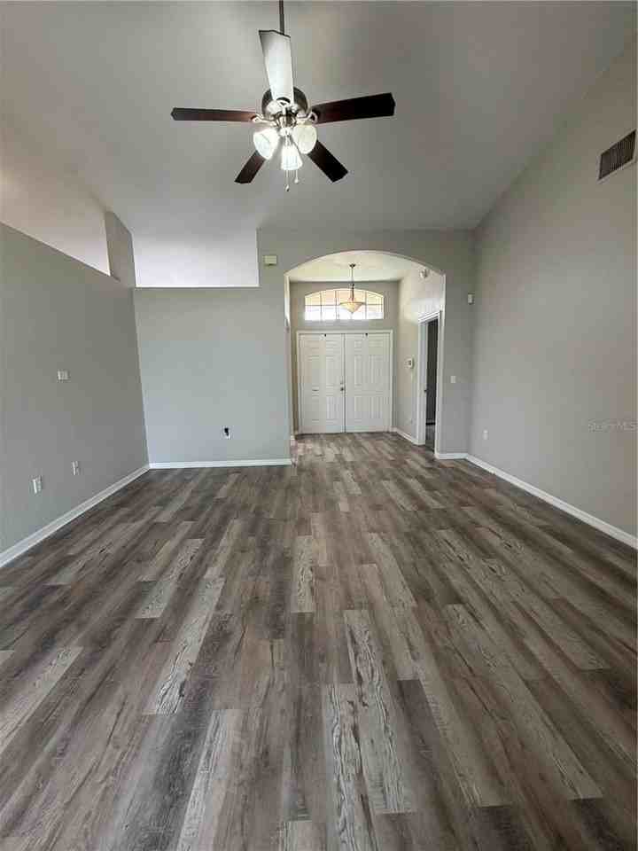 5619 Fischer Dr - Photo 3 of 21