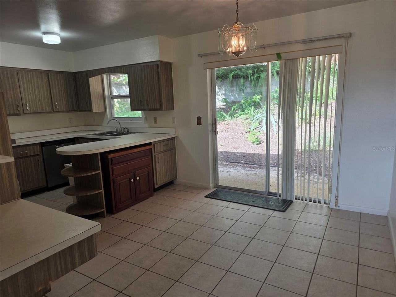 10906 Crescent Ln - Photo 5 of 22