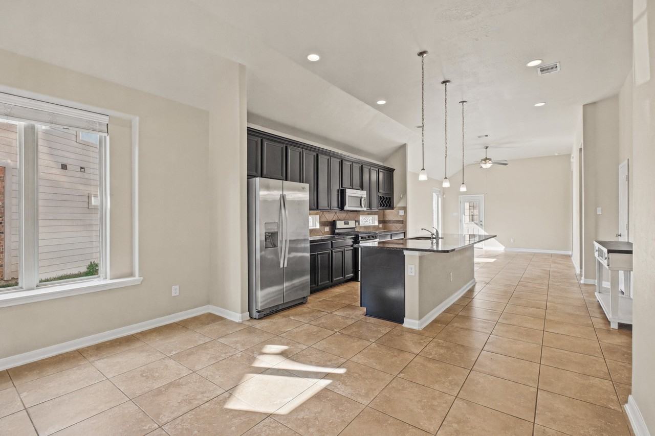 20723 Waterfall Rain Ct - Photo 4 of 34