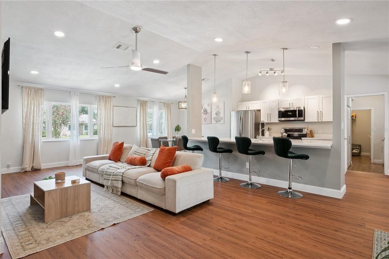 8714 Hill Pine Rd - Photo 4 of 50