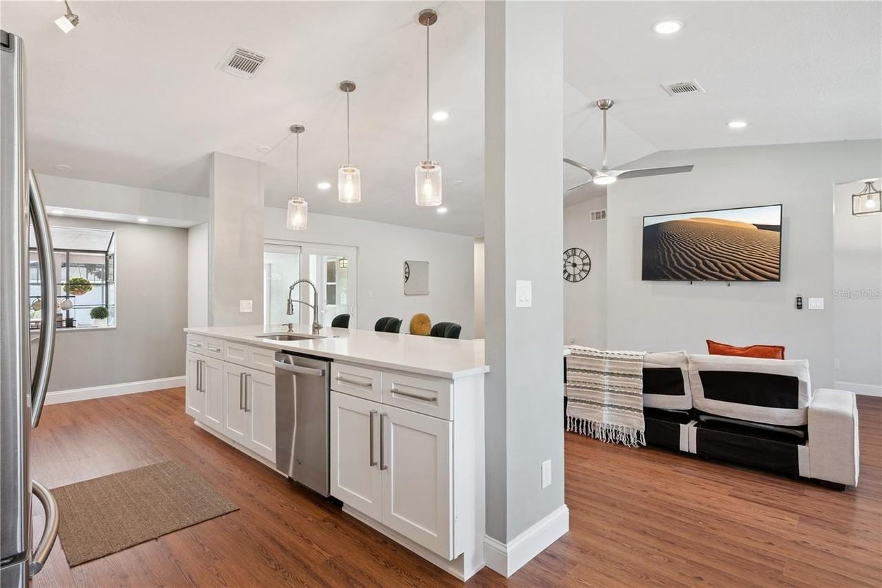 8714 Hill Pine Rd - Photo 6 of 50