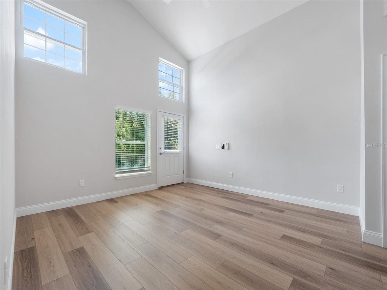 1507 Catherine St #B - Photo 2 of 10