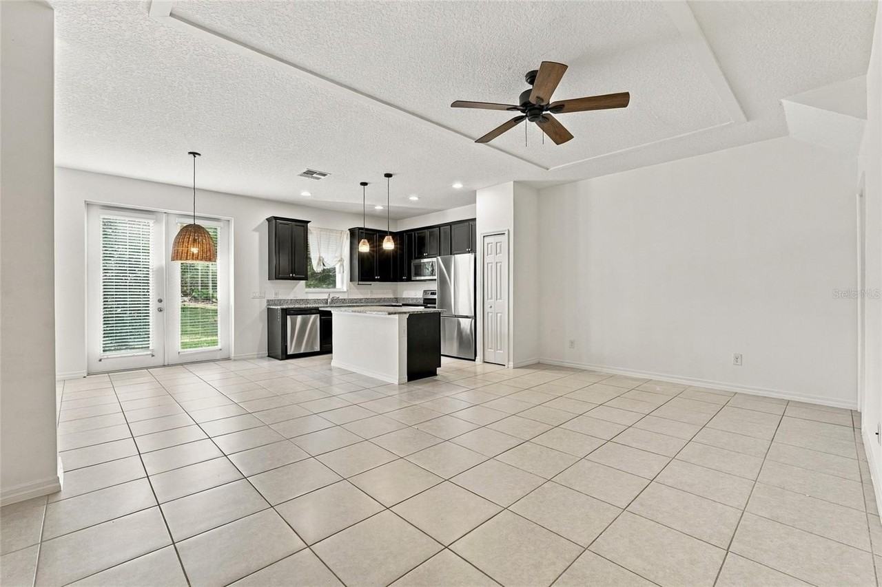 1290 Countrymen Ct - Photo 6 of 31