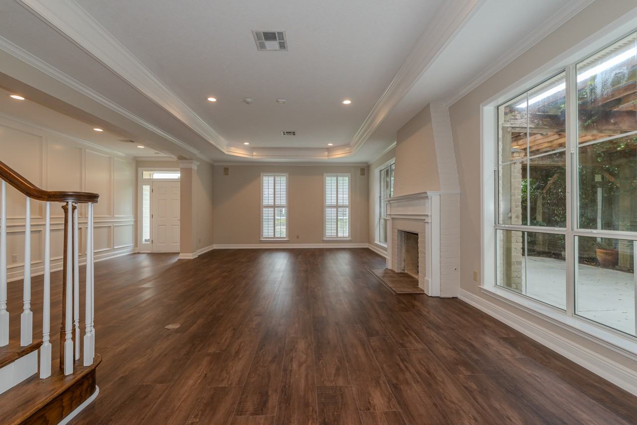 6475 Wellington Pl - Photo 3 of 41
