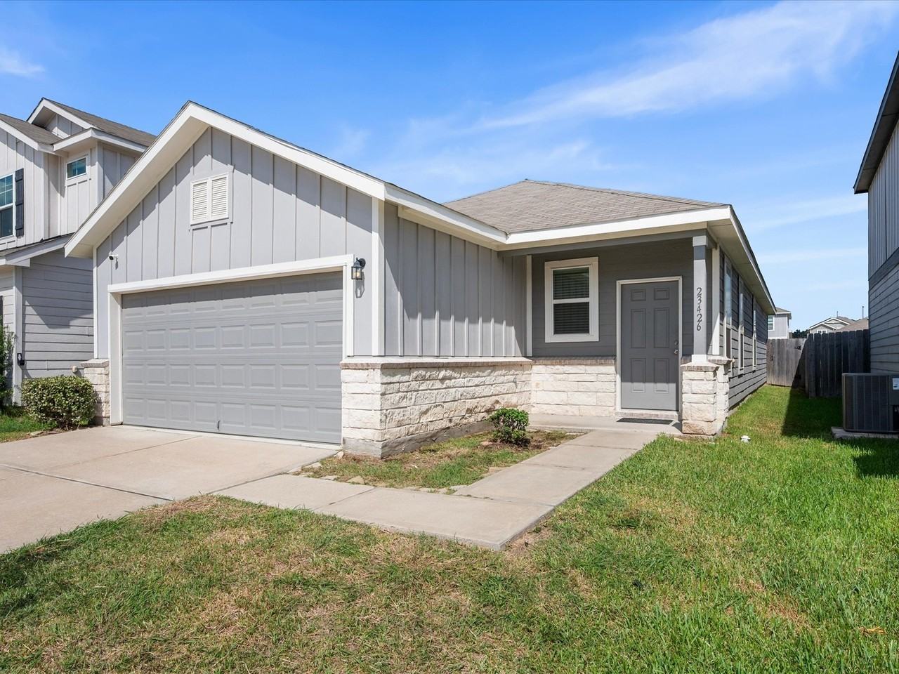 23426 Wrexham St - Photo 3 of 30