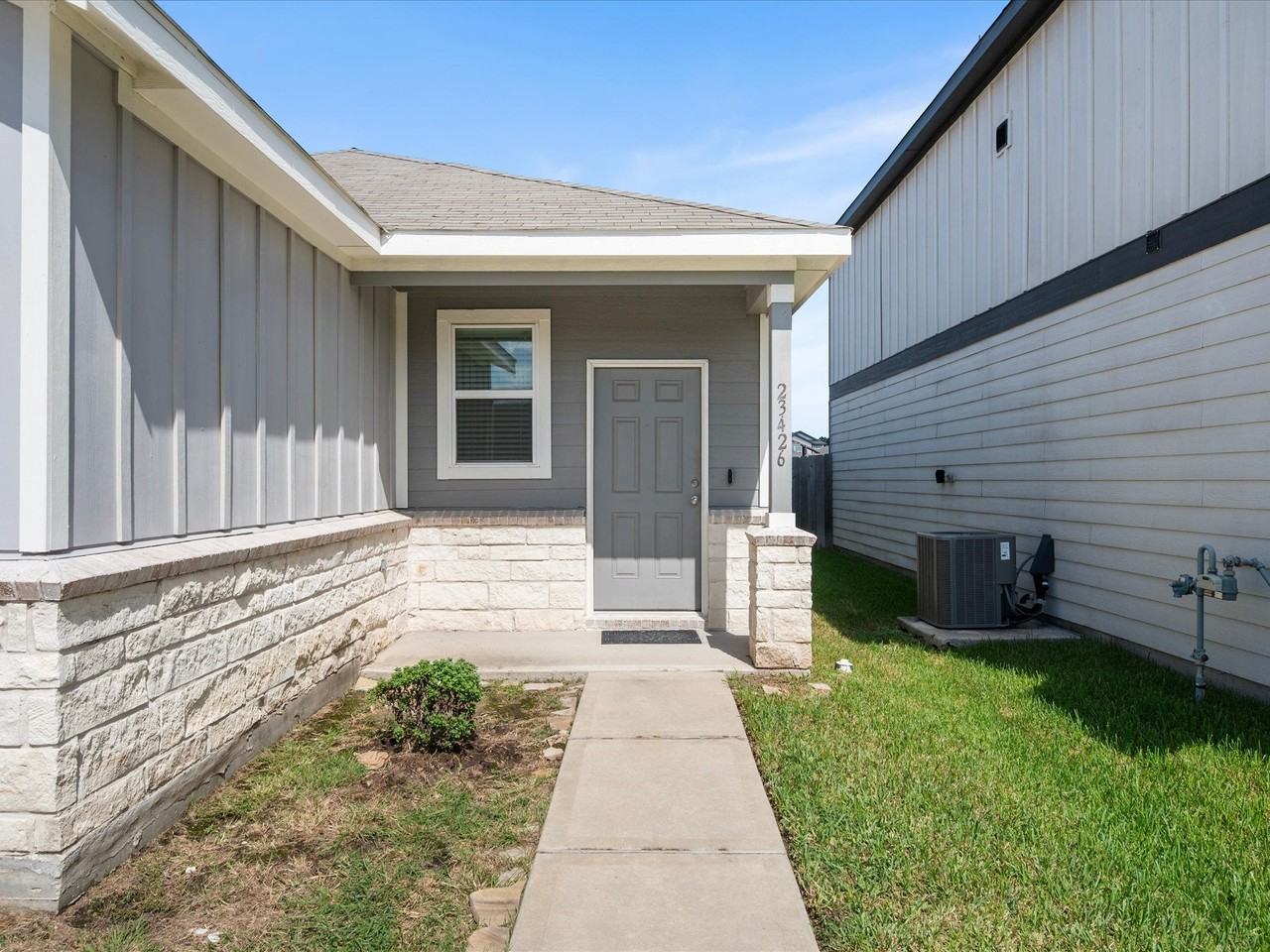 23426 Wrexham St - Photo 7 of 30