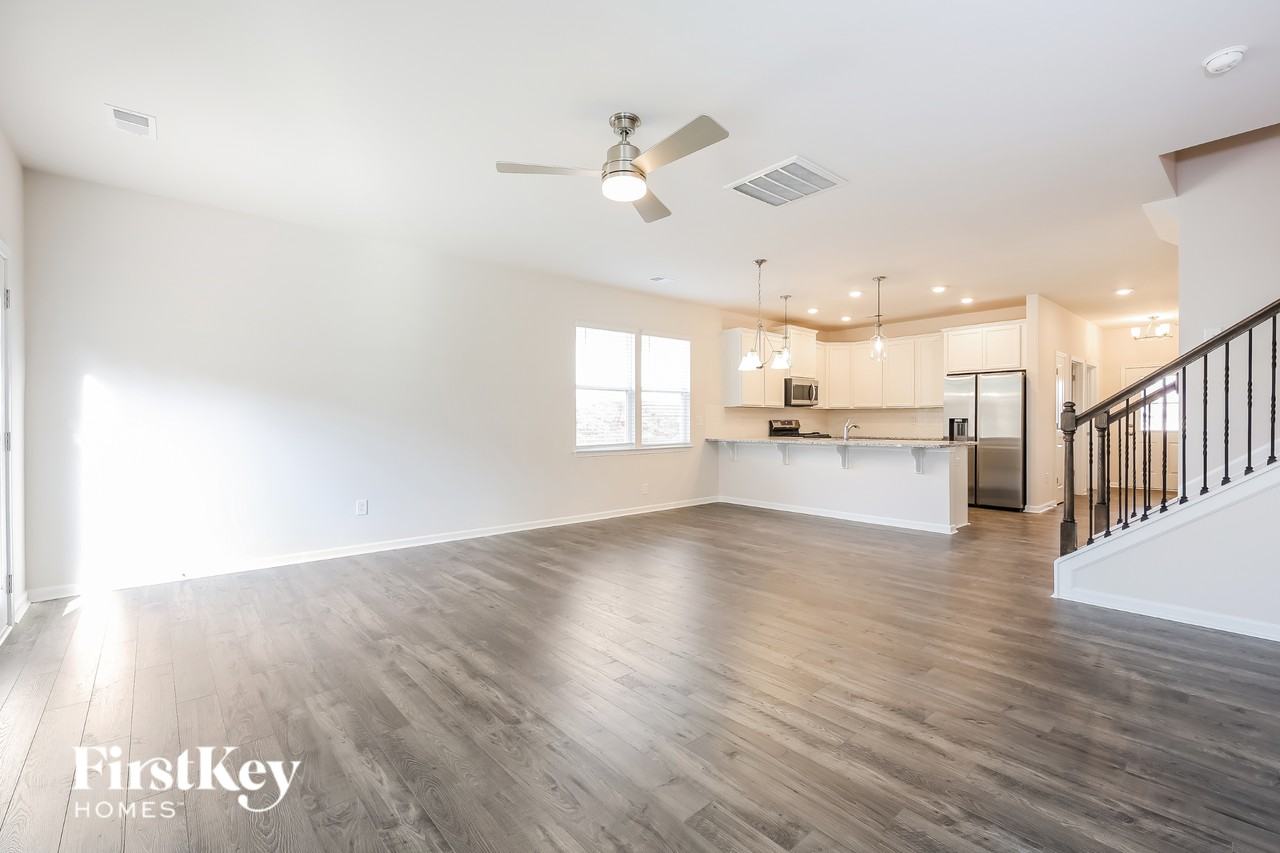 902 Birchcrest Way - Photo 4 of 16