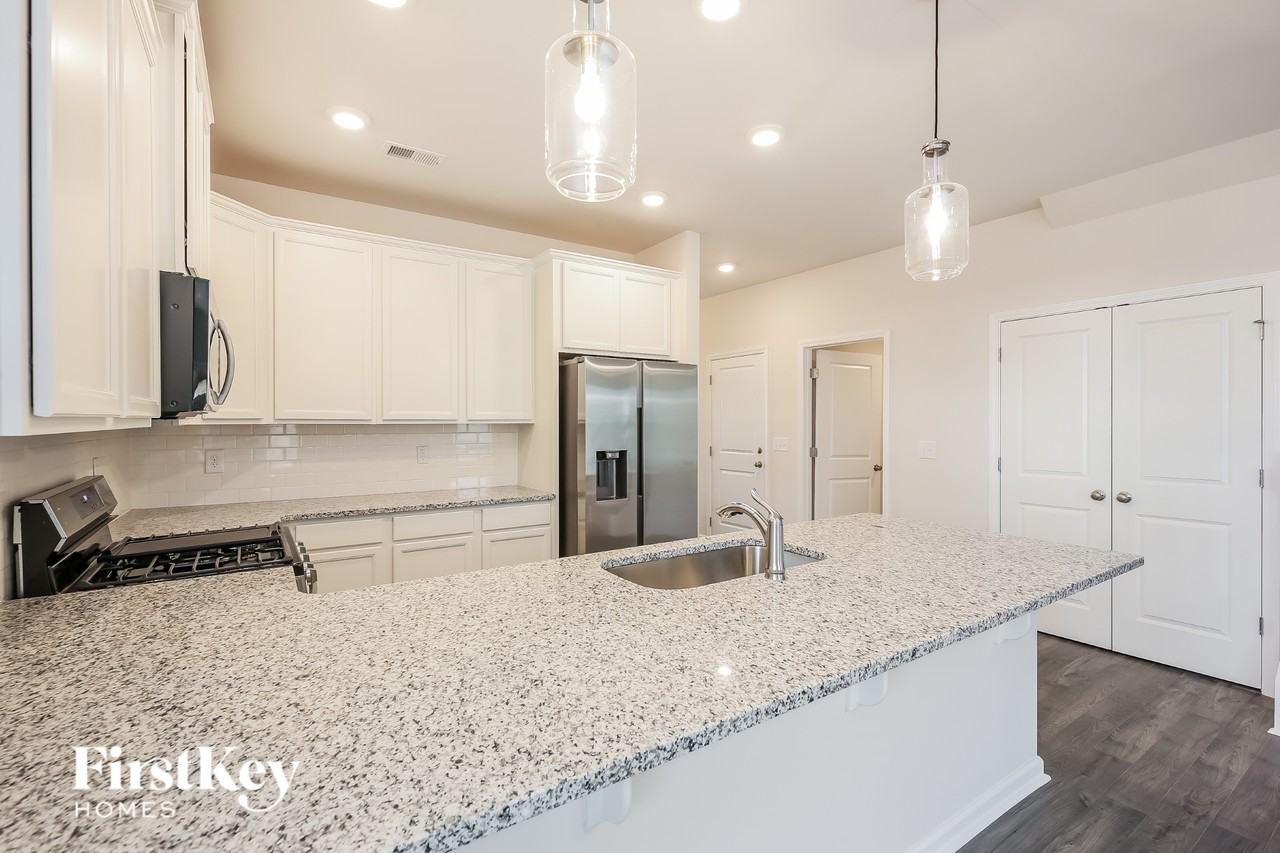 902 Birchcrest Way - Photo 6 of 16