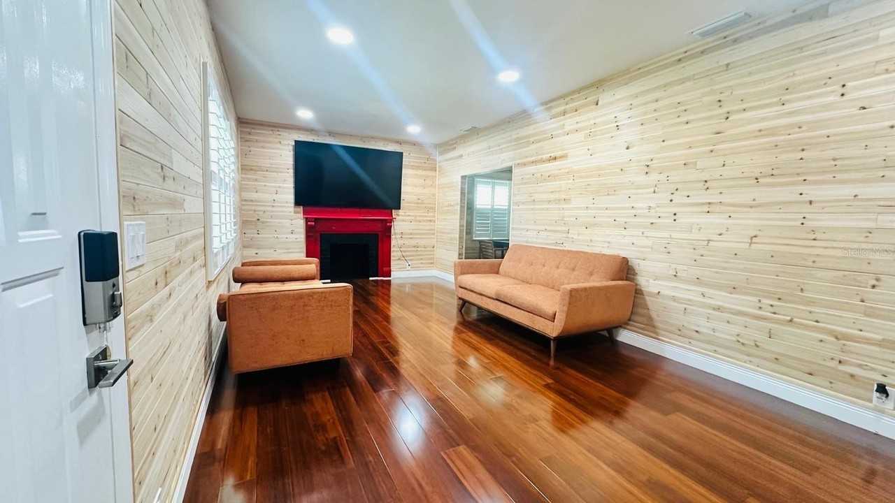6804 Barry Rd - Photo 4 of 17