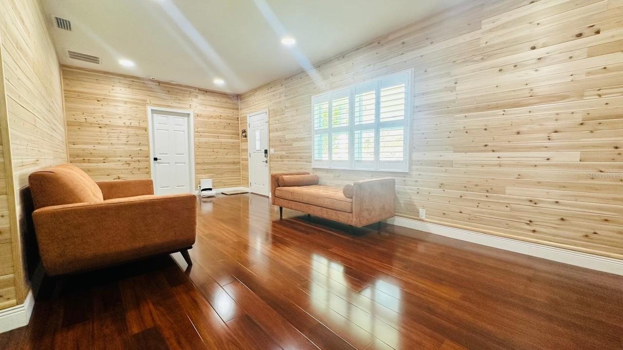 6804 Barry Rd - Photo 5 of 17