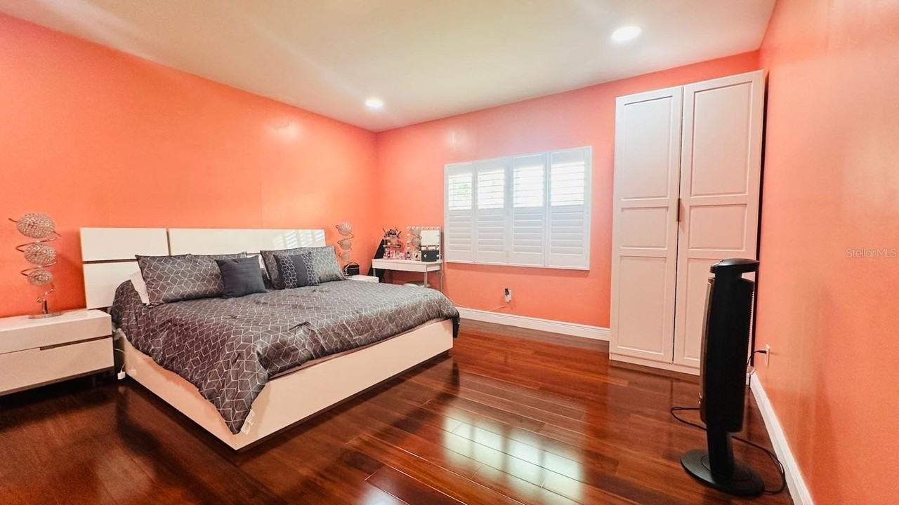 6804 Barry Rd - Photo 7 of 17