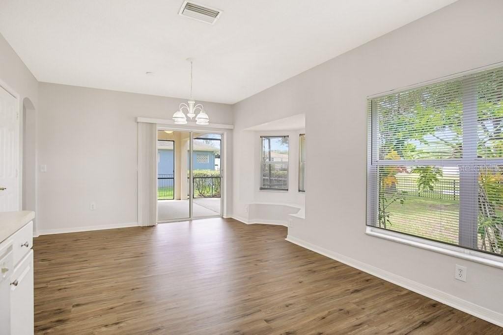 6349 Bridgecrest Dr - Photo 4 of 42