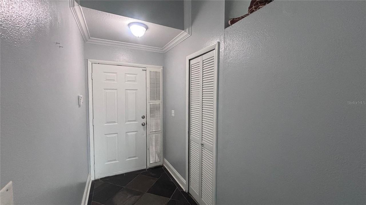 7608 Glades Ct - Photo 3 of 22