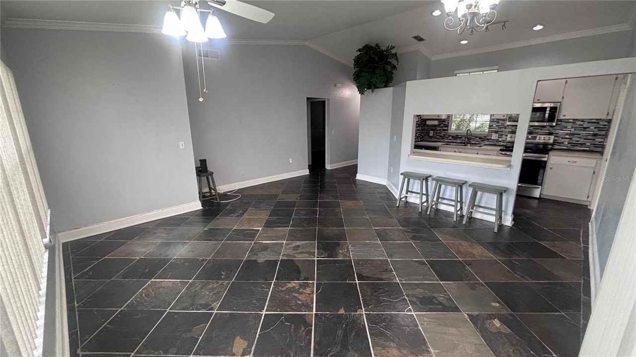 7608 Glades Ct - Photo 5 of 22