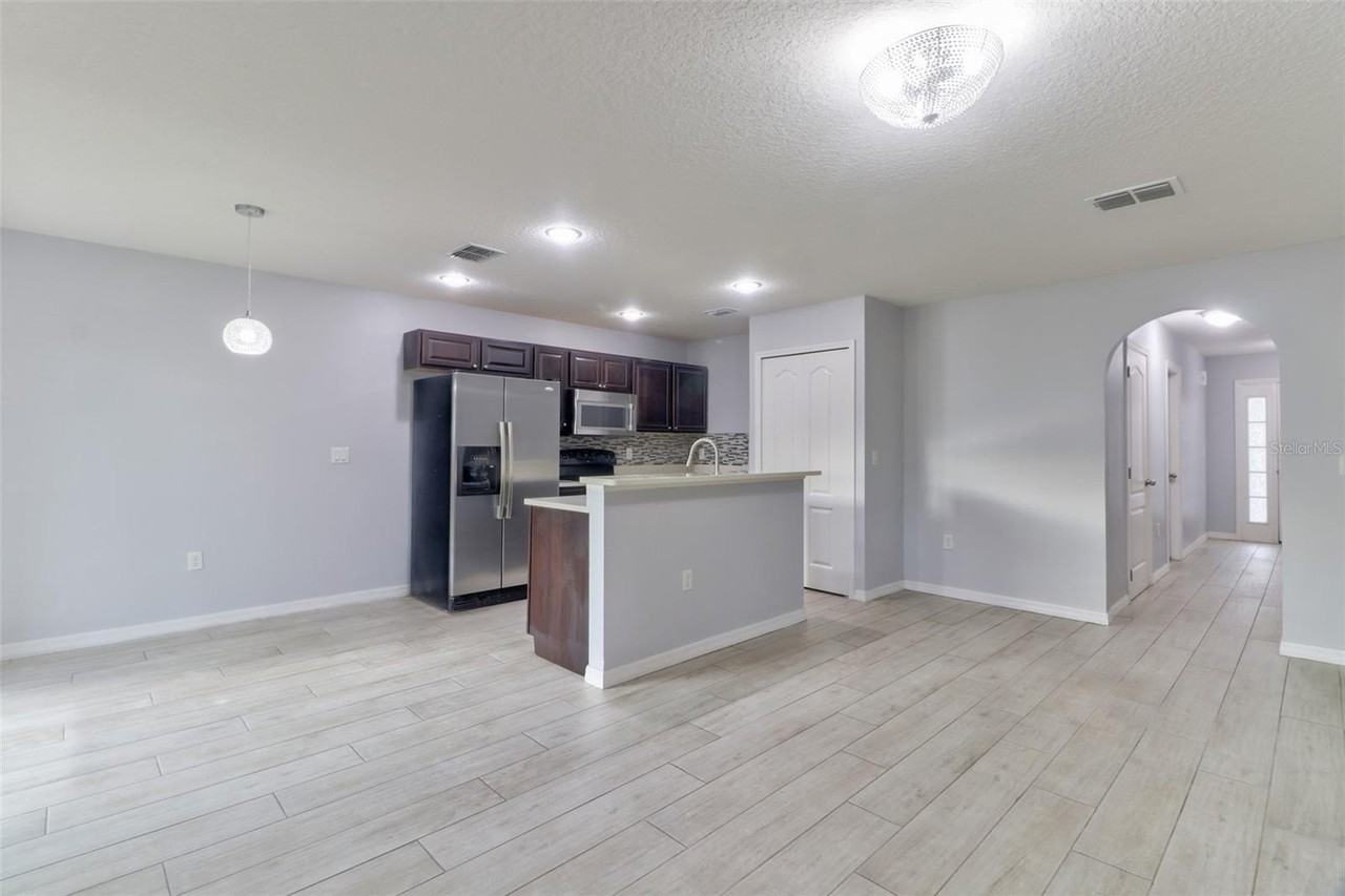 4441 Ashburn Square Dr - Photo 3 of 29