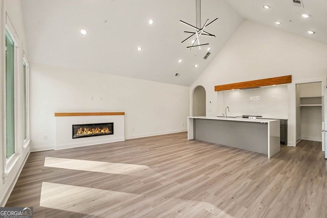 409 Burgundy Way - Photo 5 of 26
