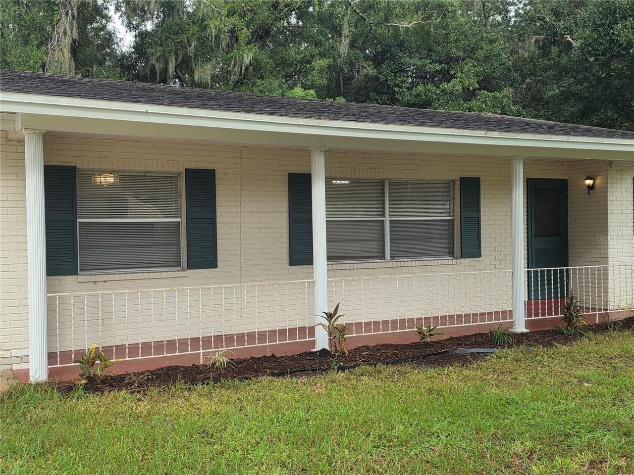 1028 Wildwood W - Photo 2 of 22