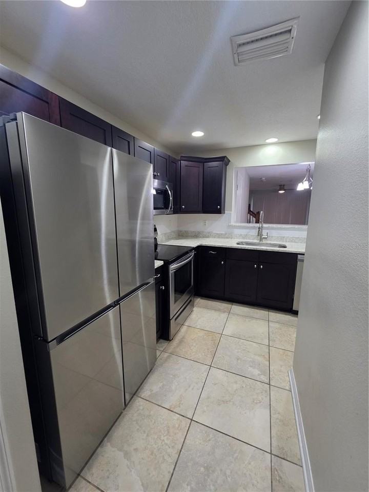 8110 Silent Creek Dr - Photo 5 of 14