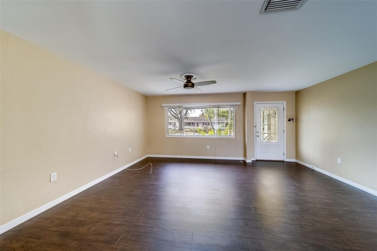 8473 121st St - Photo 5 of 48