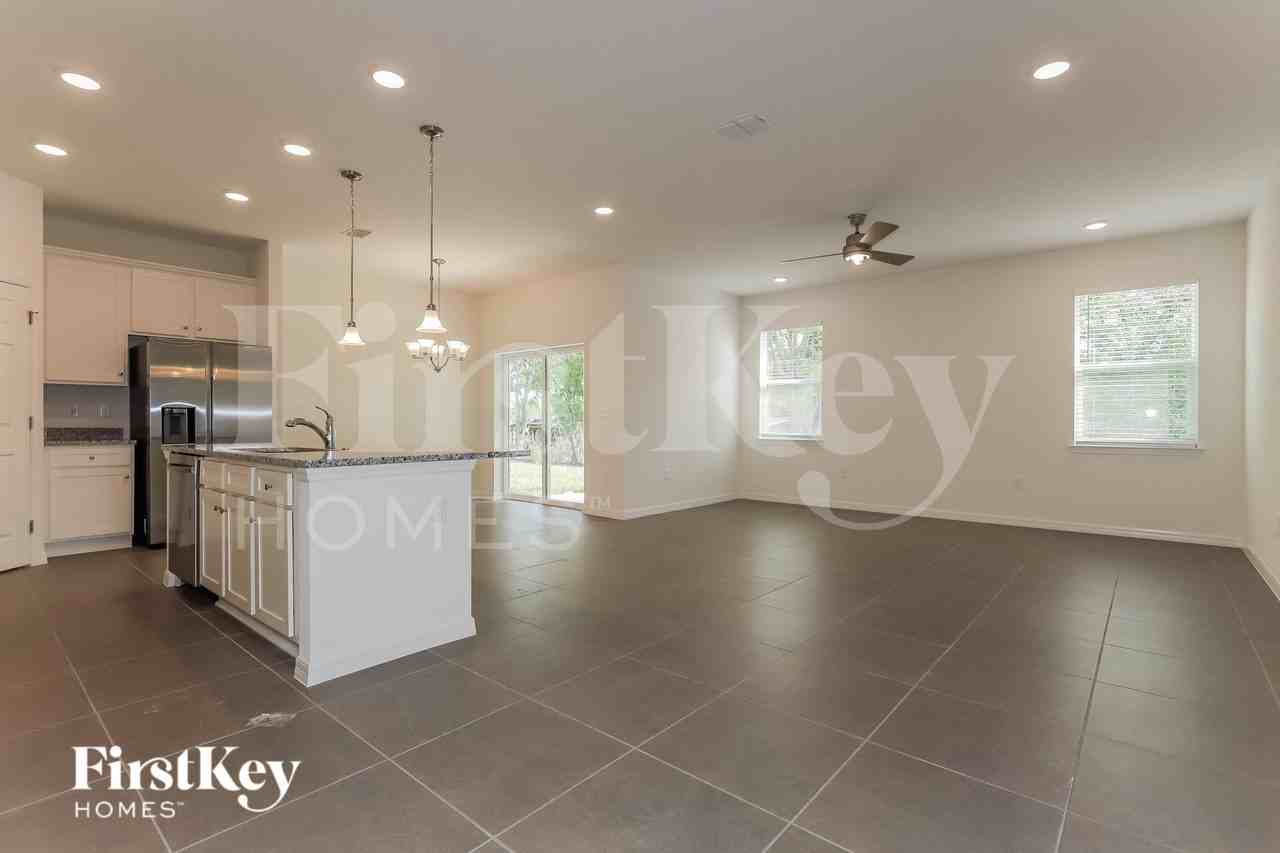 166 Windsor Reserve Dr - Photo 3 of 17