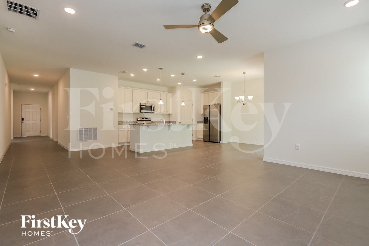 166 Windsor Reserve Dr - Photo 4 of 17