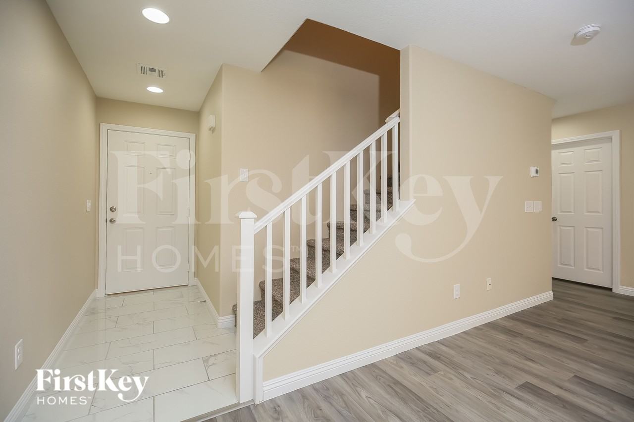 8288 Vanity Fair Ln - Photo 2 of 15