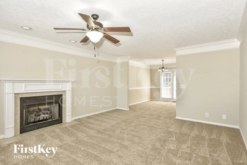 712 Winding Bluff Way - Photo 3 of 15