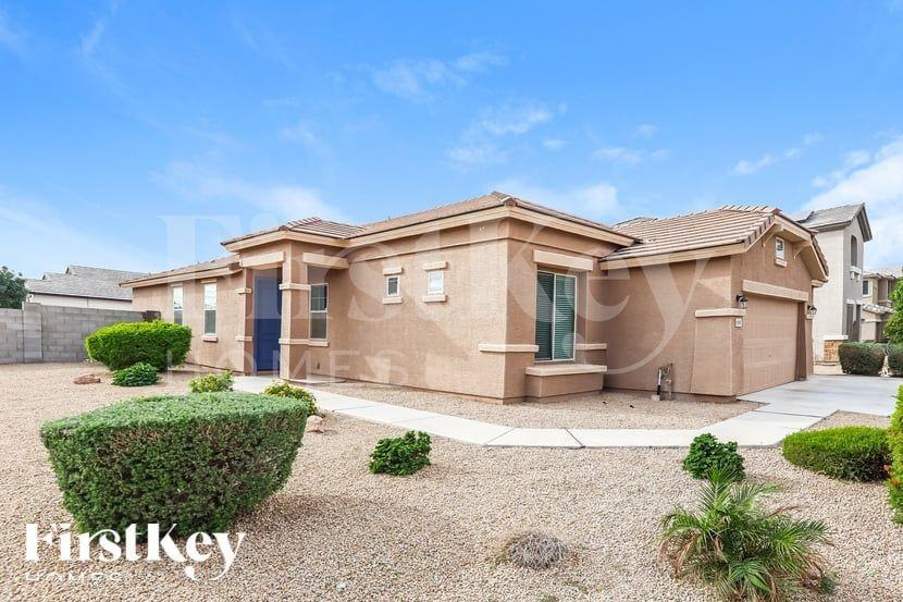 11951 W Rio Vista Ln - Photo 2 of 16