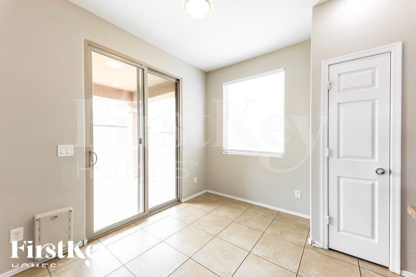 11951 W Rio Vista Ln - Photo 5 of 16