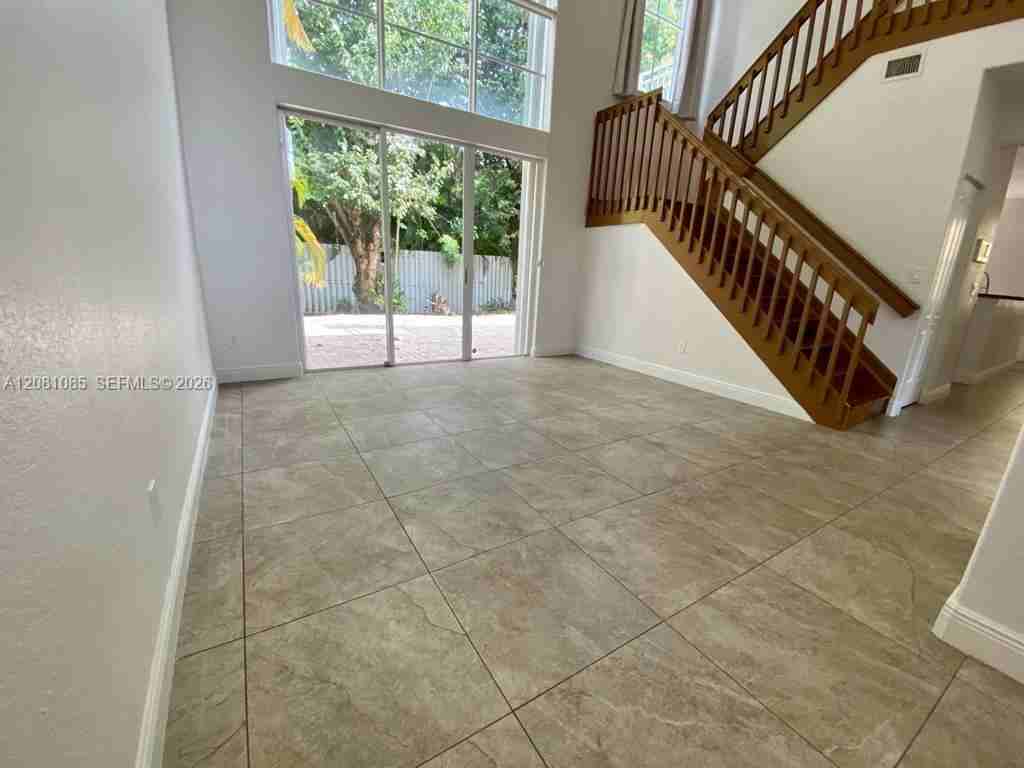 9457 Nw 47th Ter - Photo 5 of 50
