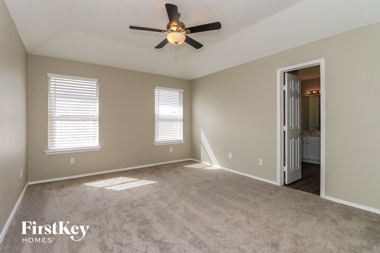 525 Brandy Ct - Photo 7 of 15