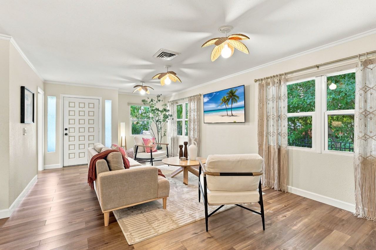 700 Longboat Ct - Photo 4 of 32