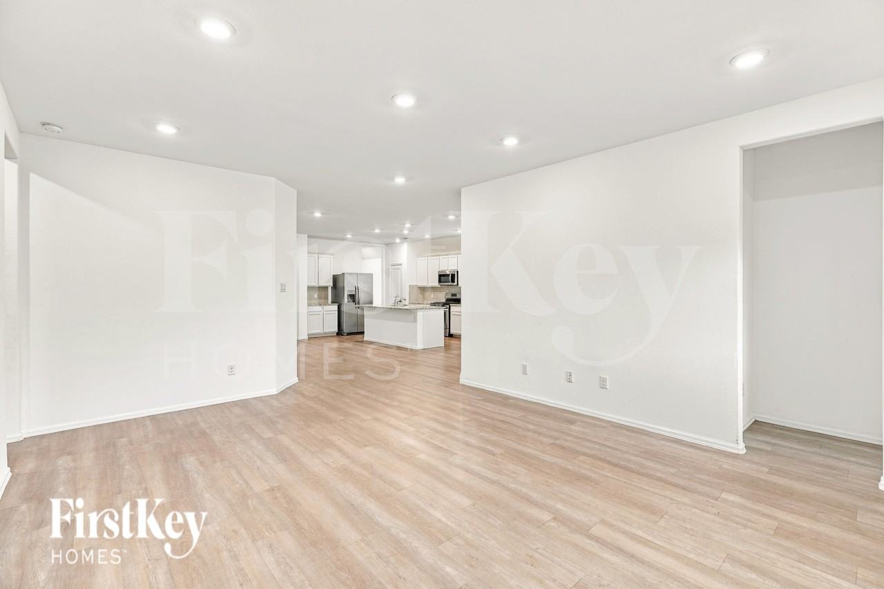 3036 Newcastle Crest Ln - Photo 5 of 19