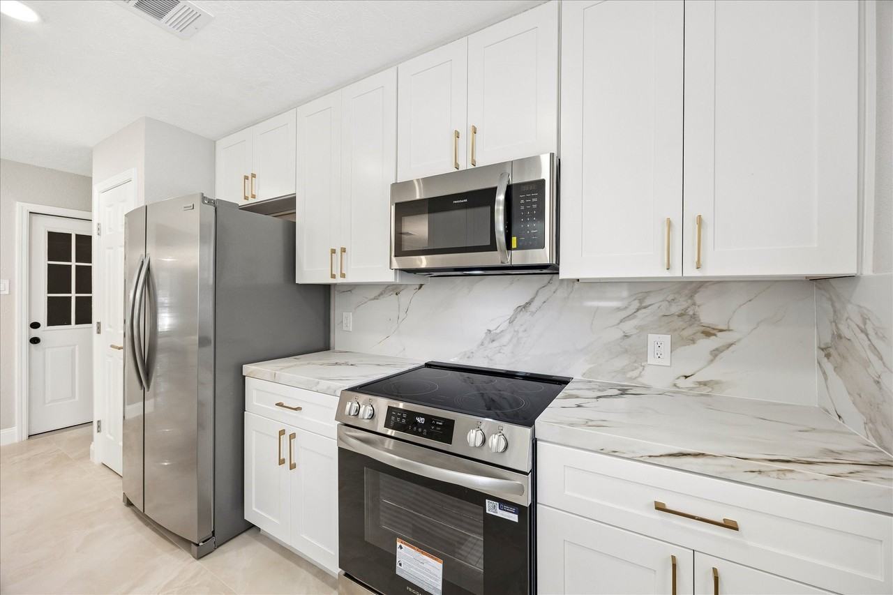 5309 Pennystone Way - Photo 3 of 10